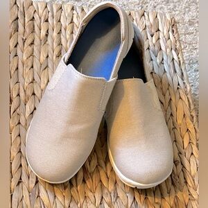 Gently Used b.ø.c. Canvas Slip-Ons